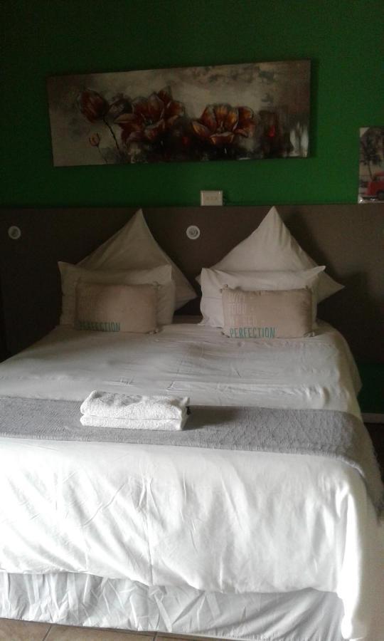 Tassili Lodge Kempton Park Exterior foto